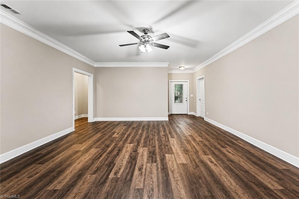 9190 Laurel Glenn Drive Property Photo 4