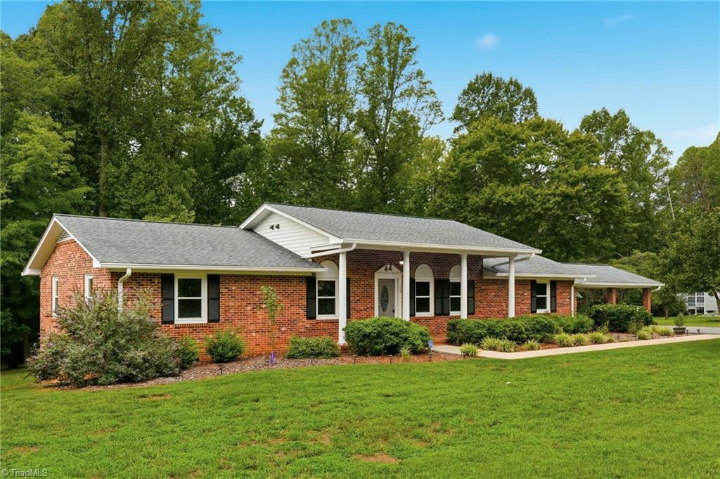 140 Clifton Drive Property Photo 3