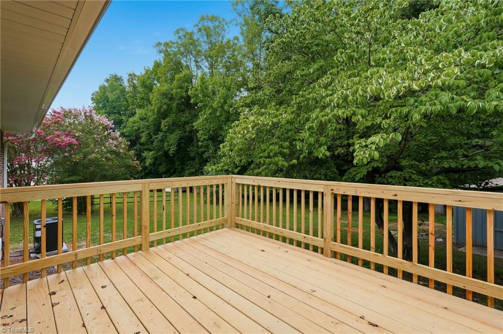 140 Clifton Drive Property Photo 8