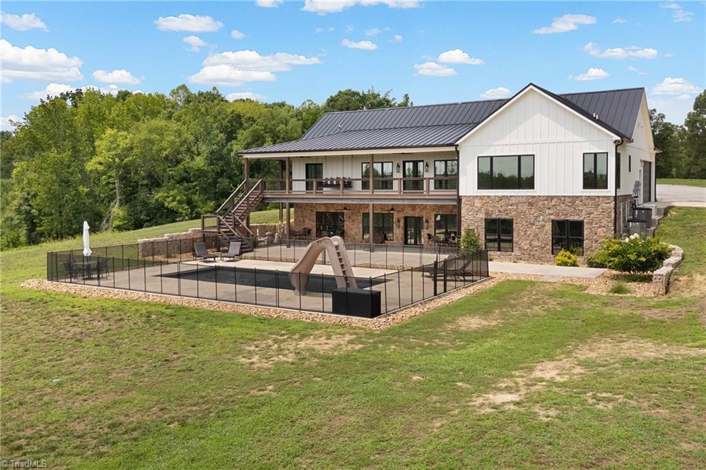 277 Crooked Road Property Photo 1
