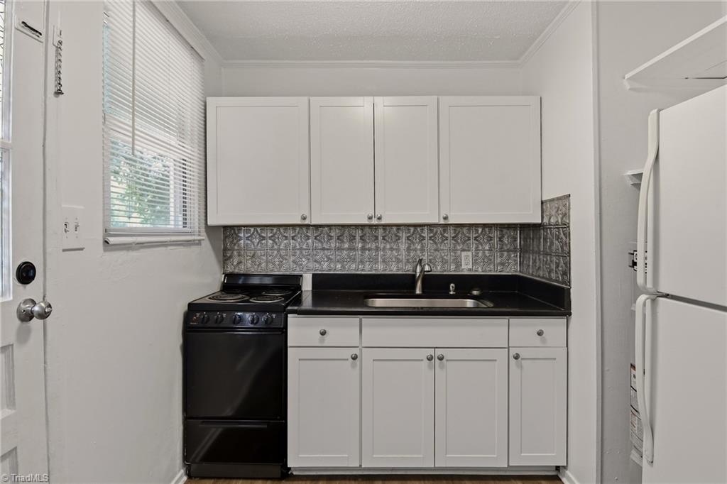1829 Villa Drive Property Photo 6