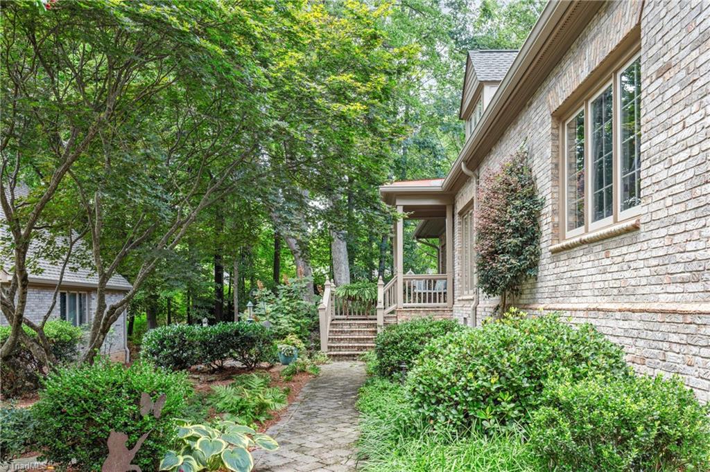 35 Sturbridge Lane Property Photo 2