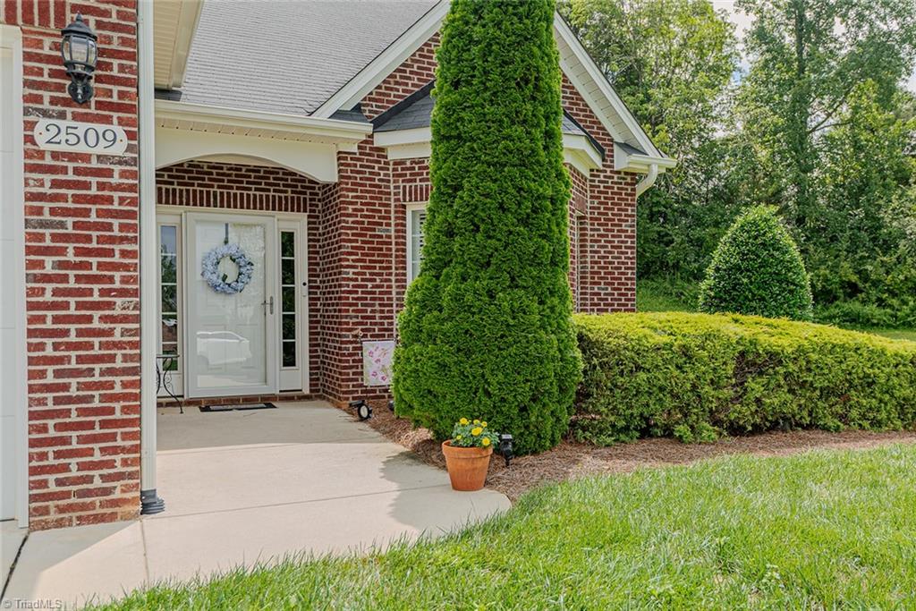 2509 Longshadow Drive Property Photo 3