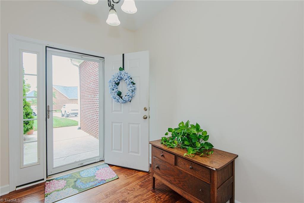 2509 Longshadow Drive Property Photo 4