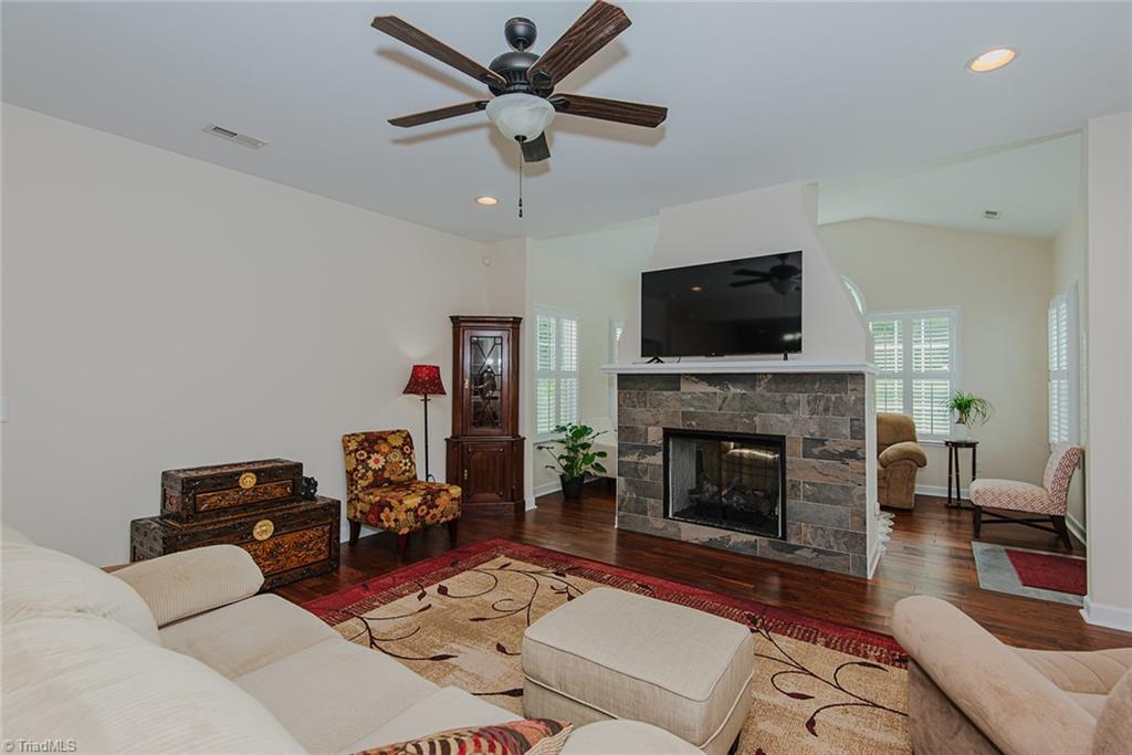 2509 Longshadow Drive Property Photo 6