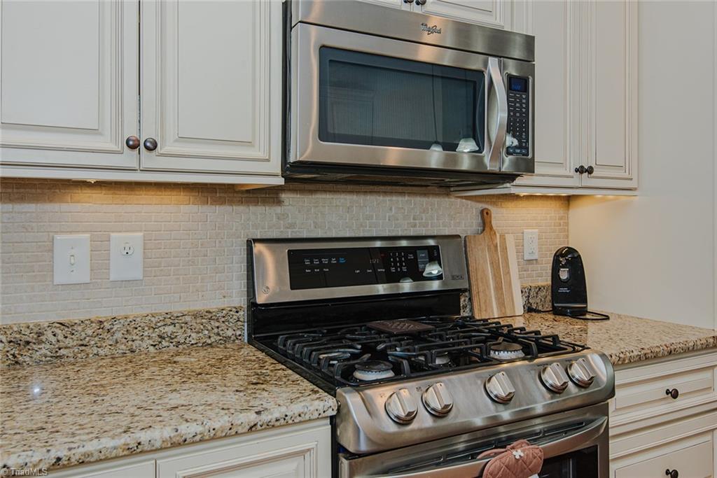 2509 Longshadow Drive Property Photo 12