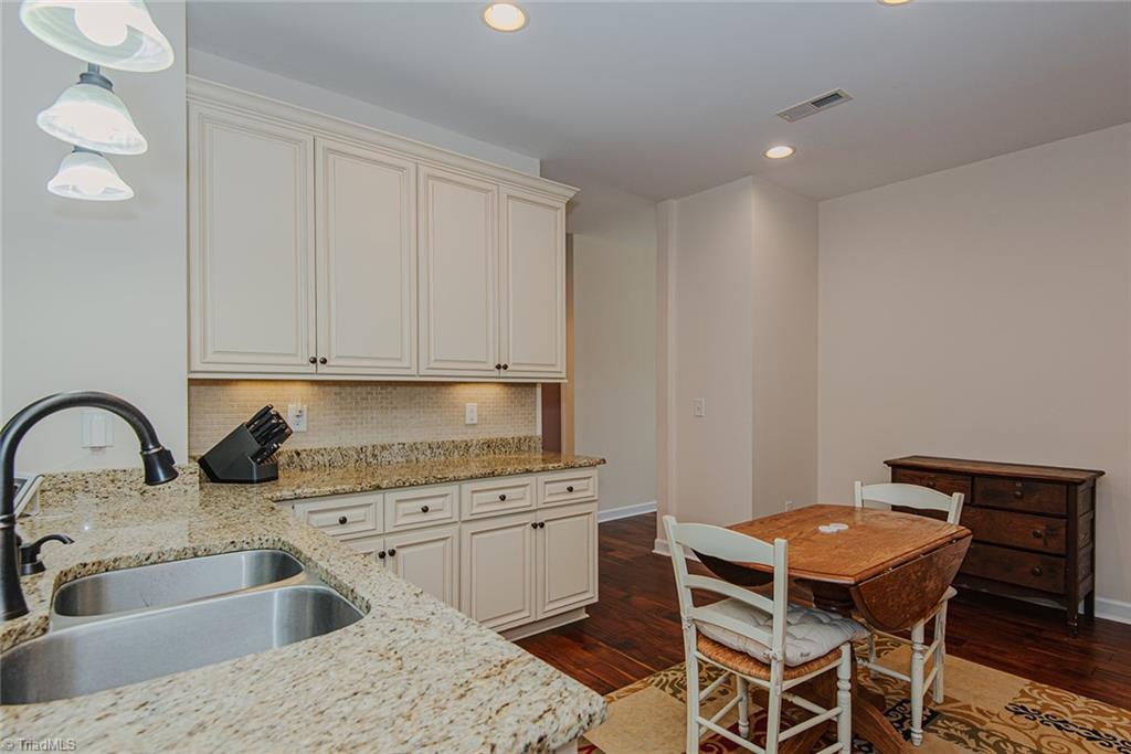 2509 Longshadow Drive Property Photo 13