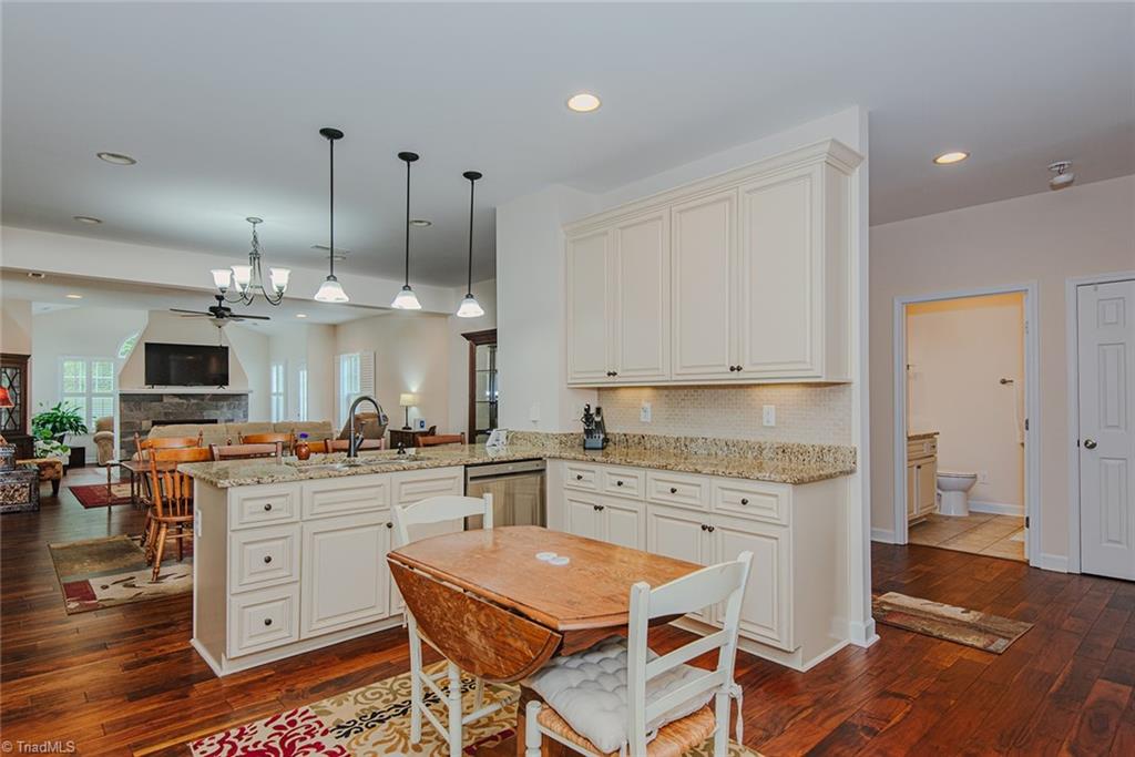 2509 Longshadow Drive Property Photo 15