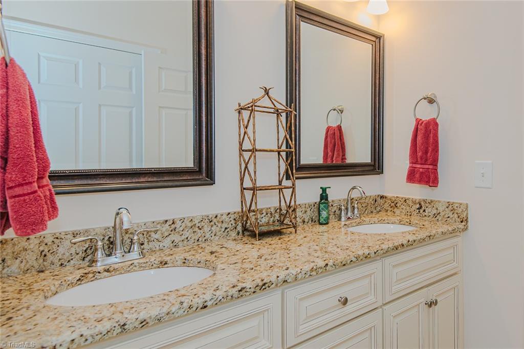 2509 Longshadow Drive Property Photo 27