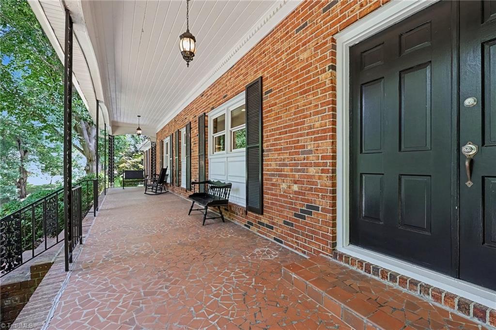 950 Croyden Street Property Photo 4