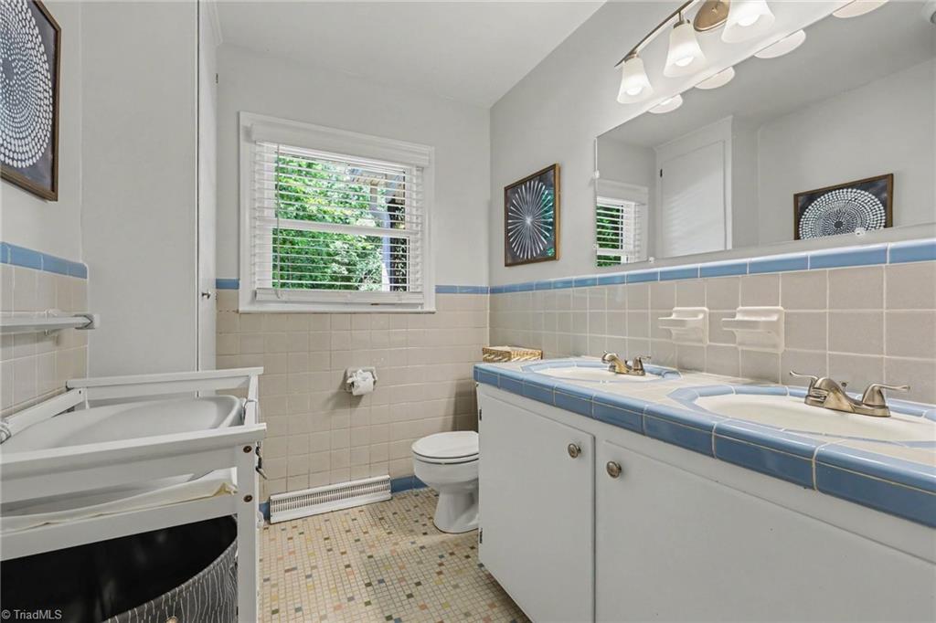 950 Croyden Street Property Photo 26
