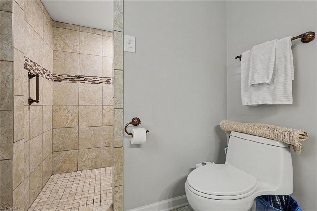 950 Croyden Street Property Photo 33