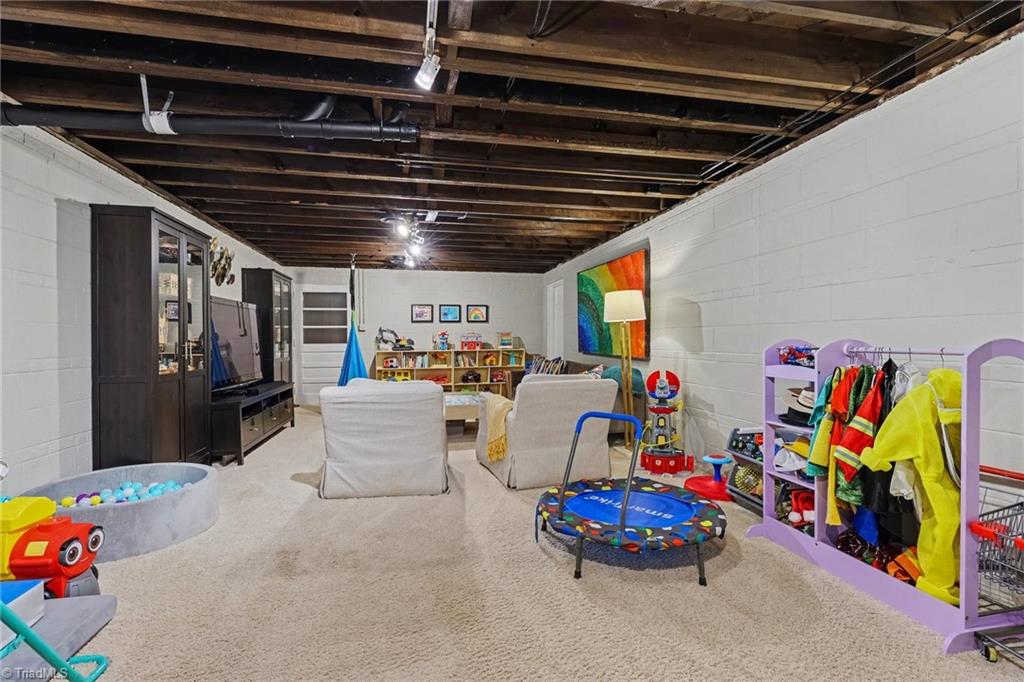 950 Croyden Street Property Photo 35