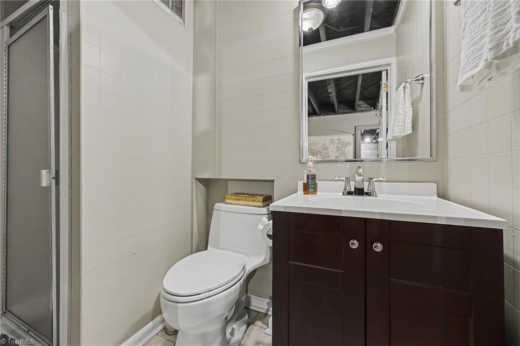 950 Croyden Street Property Photo 38