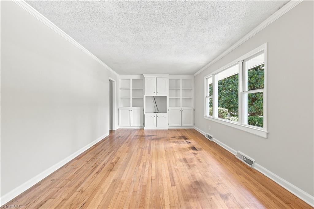 2112 Kello Drive Property Photo 4