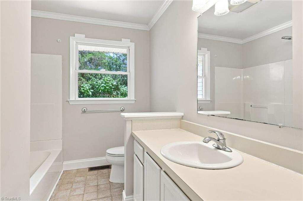 2112 Kello Drive Property Photo 19