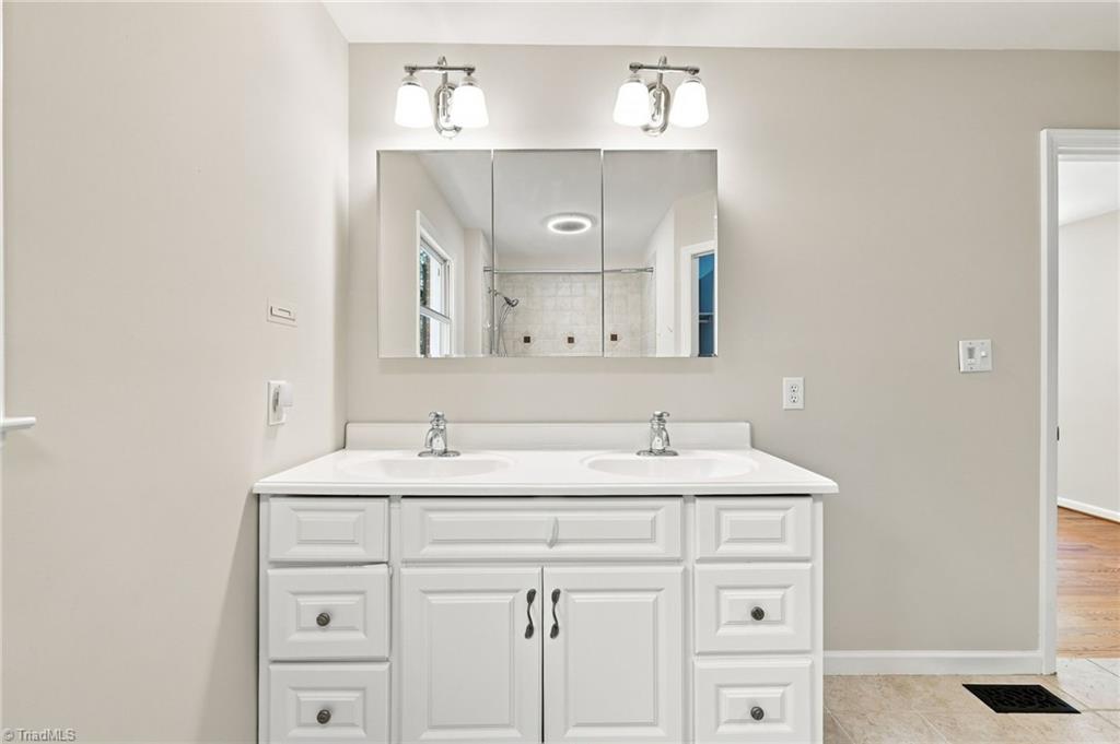 2112 Kello Drive Property Photo 25