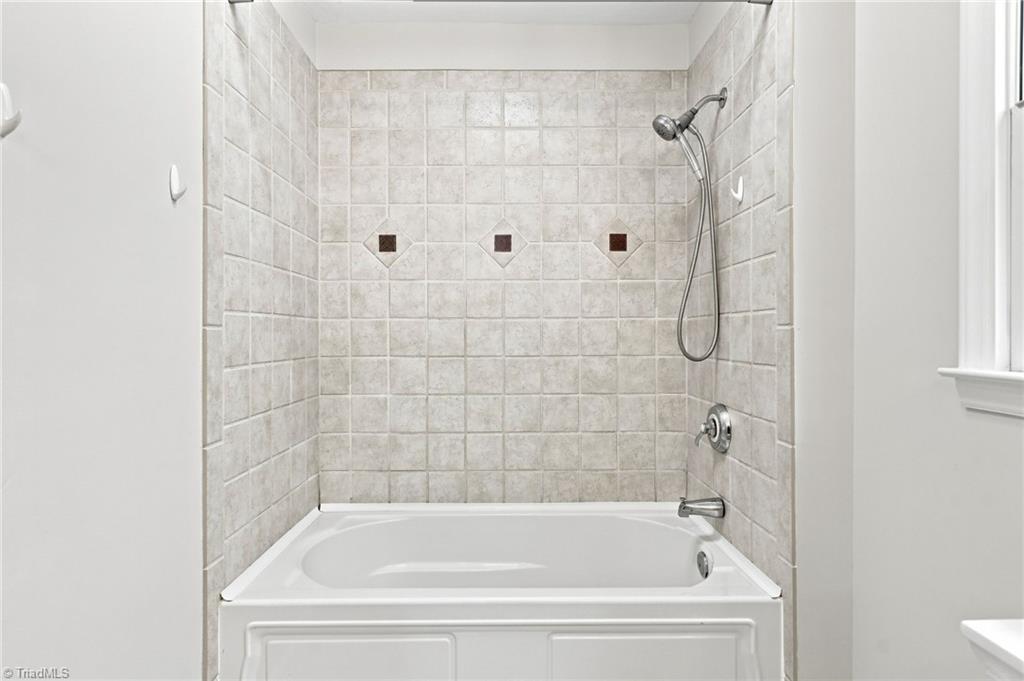 2112 Kello Drive Property Photo 26