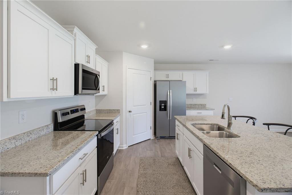 122 Stone River Way Property Photo 8