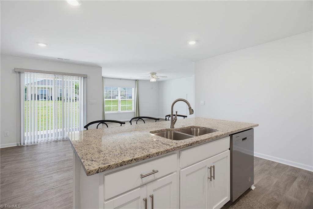 122 Stone River Way Property Photo 10