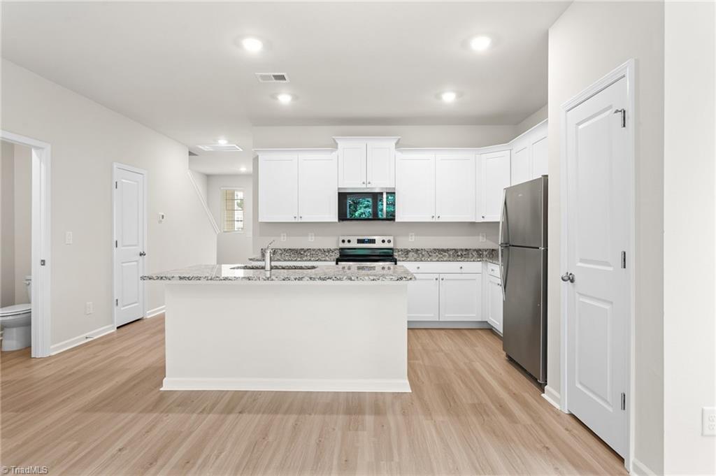 2128 Willow Glen Drive Property Photo 10