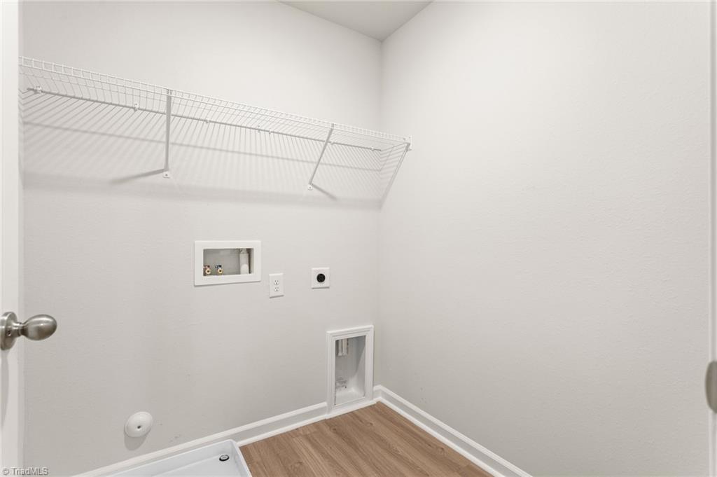 2128 Willow Glen Drive Property Photo 17