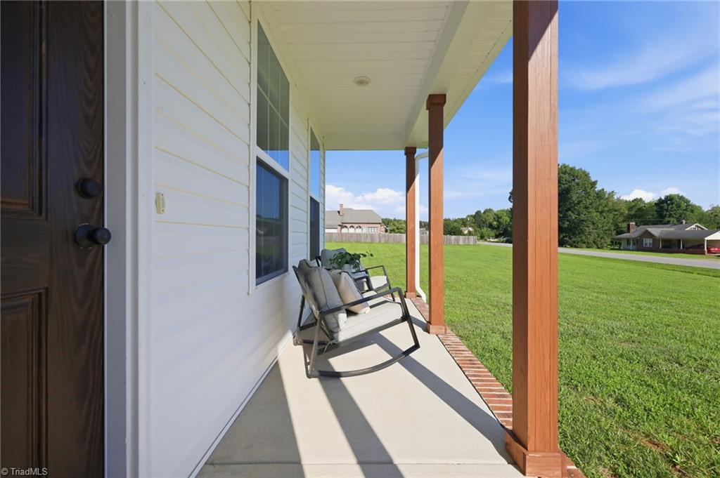 104 Hemlock Lane Property Photo 3