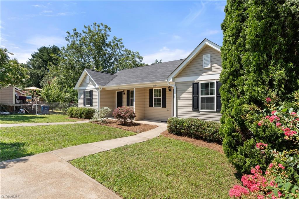 1809 Alyssum Place Property Photo 3