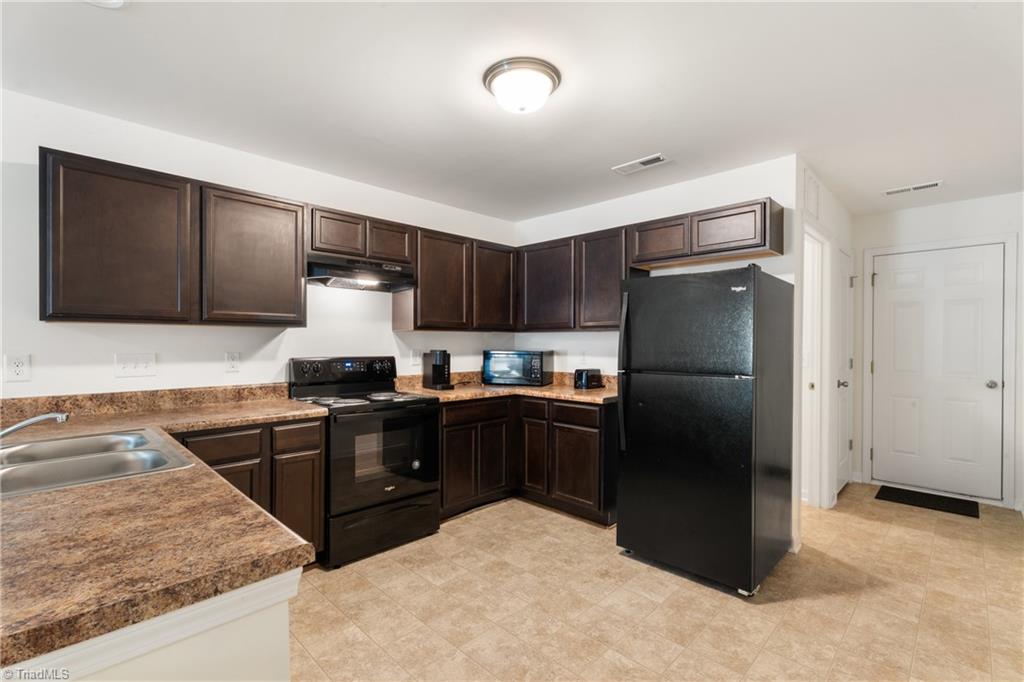 1809 Alyssum Place Property Photo 10