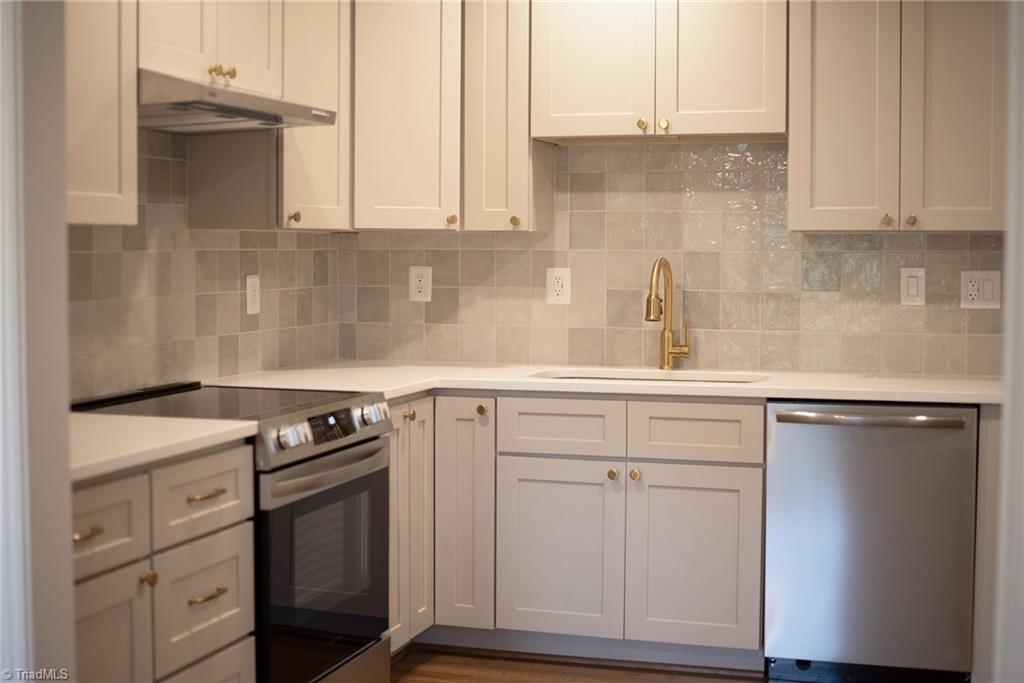 3035 Walnut Avenue Property Photo 3