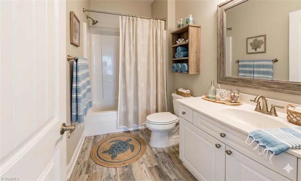 161 N Lake Louise Drive Property Photo 25