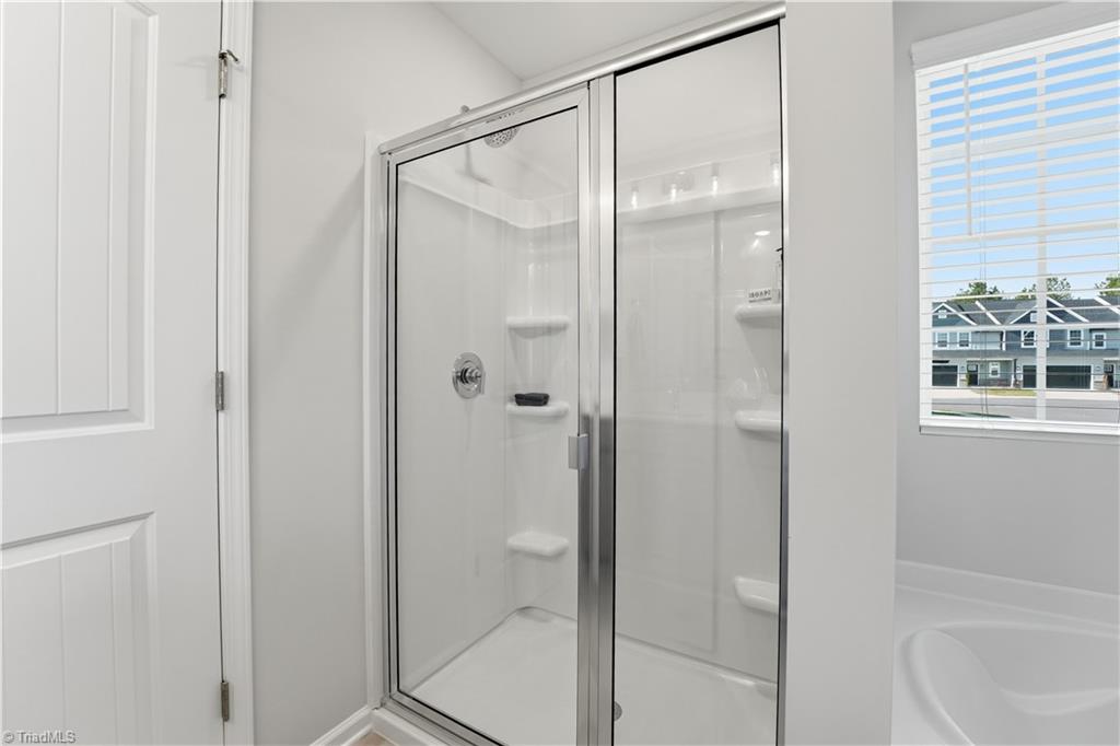 109 Oakdale Forest Lane Property Photo 6