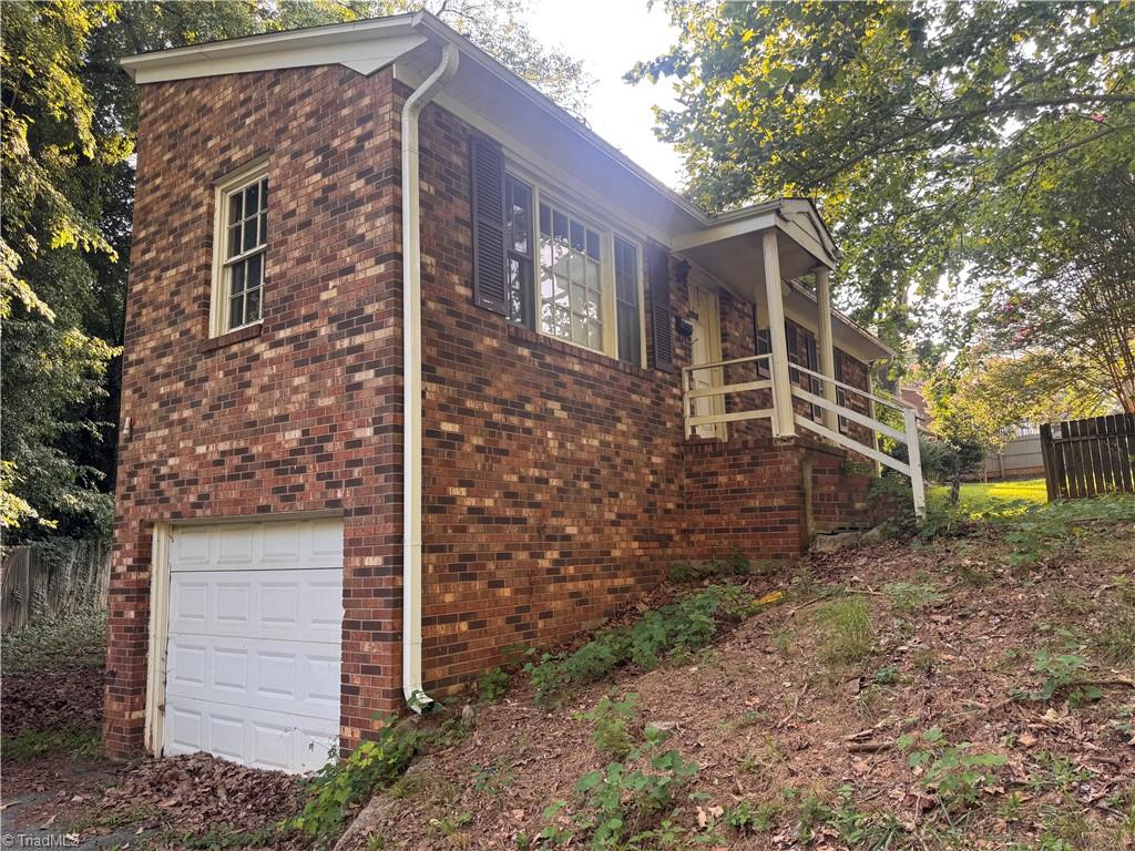 3260 Robinhood Road Property Photo 3