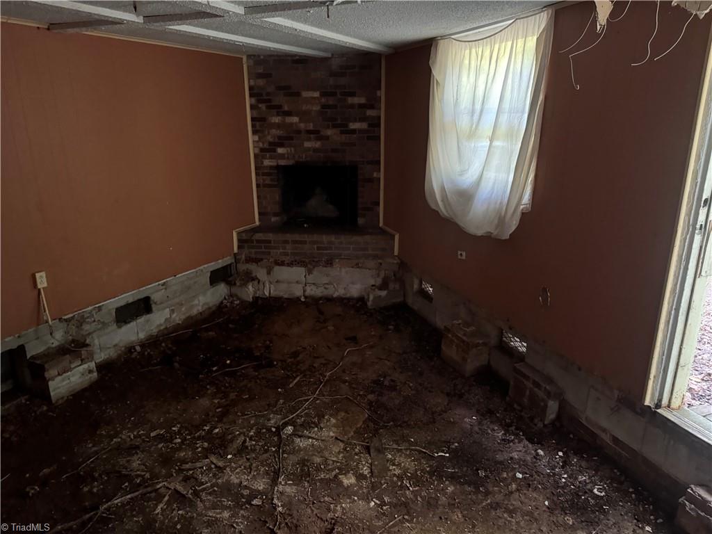 3260 Robinhood Road Property Photo 4