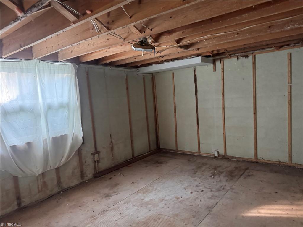 3260 Robinhood Road Property Photo 5