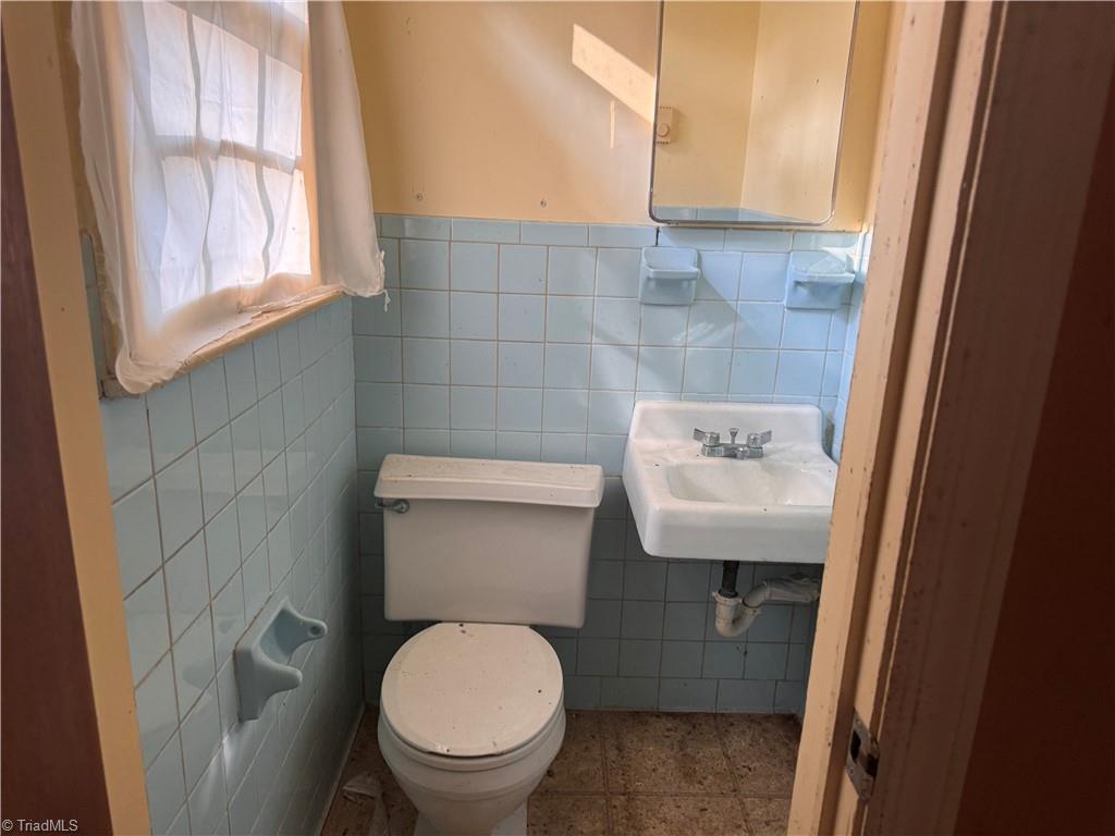 3260 Robinhood Road Property Photo 8