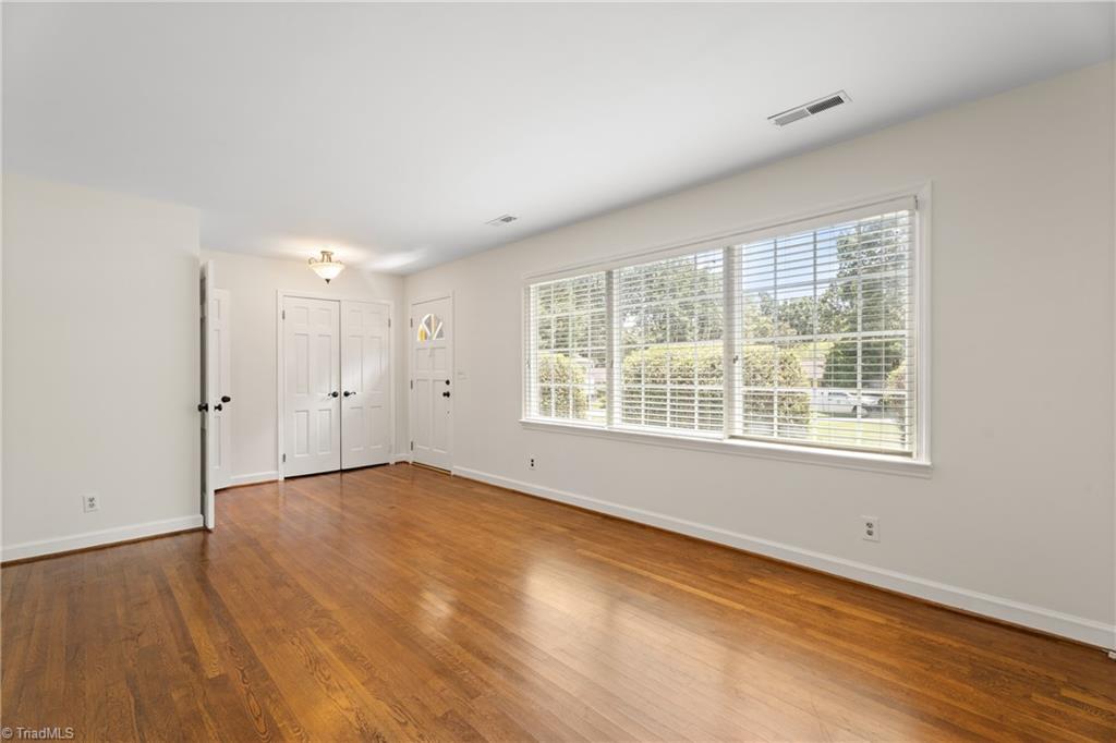 4831 Welwyn Road Property Photo 3