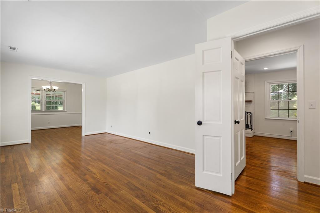4831 Welwyn Road Property Photo 4