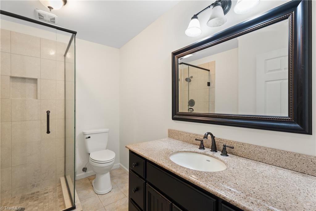 4831 Welwyn Road Property Photo 16
