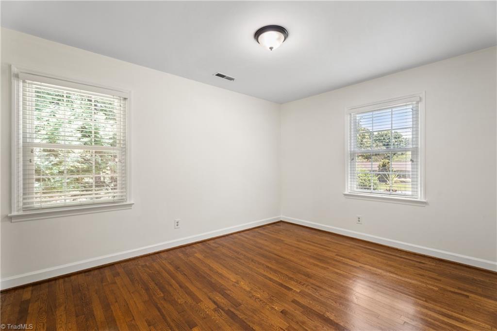 4831 Welwyn Road Property Photo 17