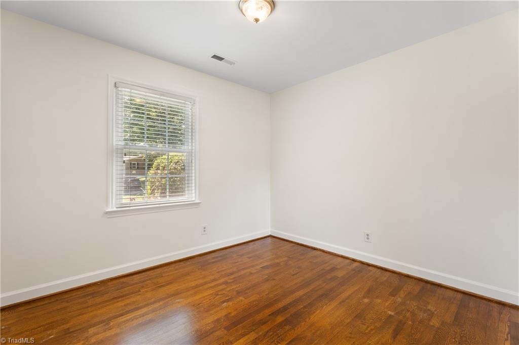4831 Welwyn Road Property Photo 19