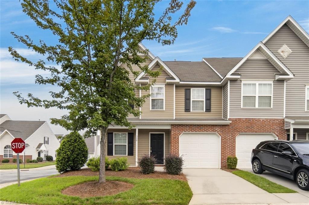 350 Robyns Glen Circle Property Photo 1