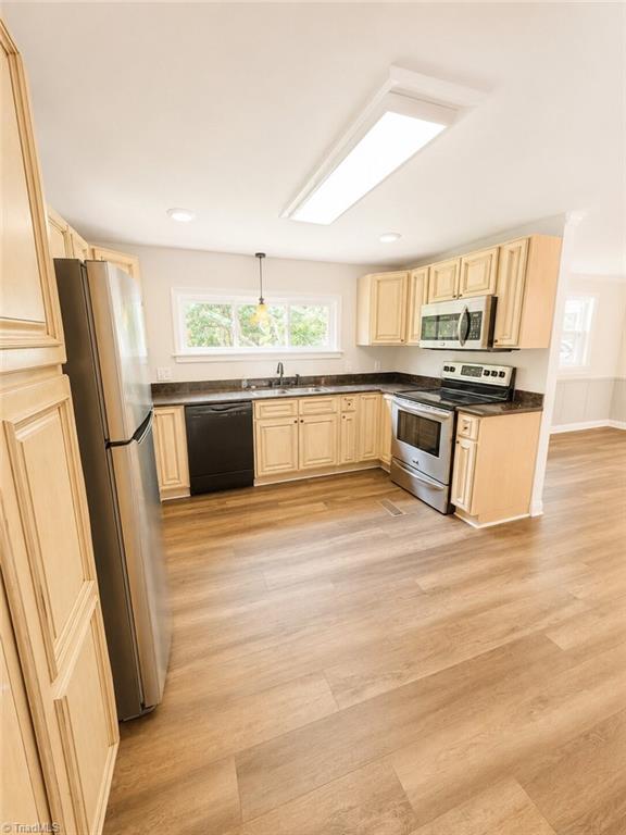 155 Trinity Drive Property Photo 4