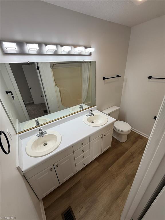 1905 Winding Ridge Road Property Photo 4