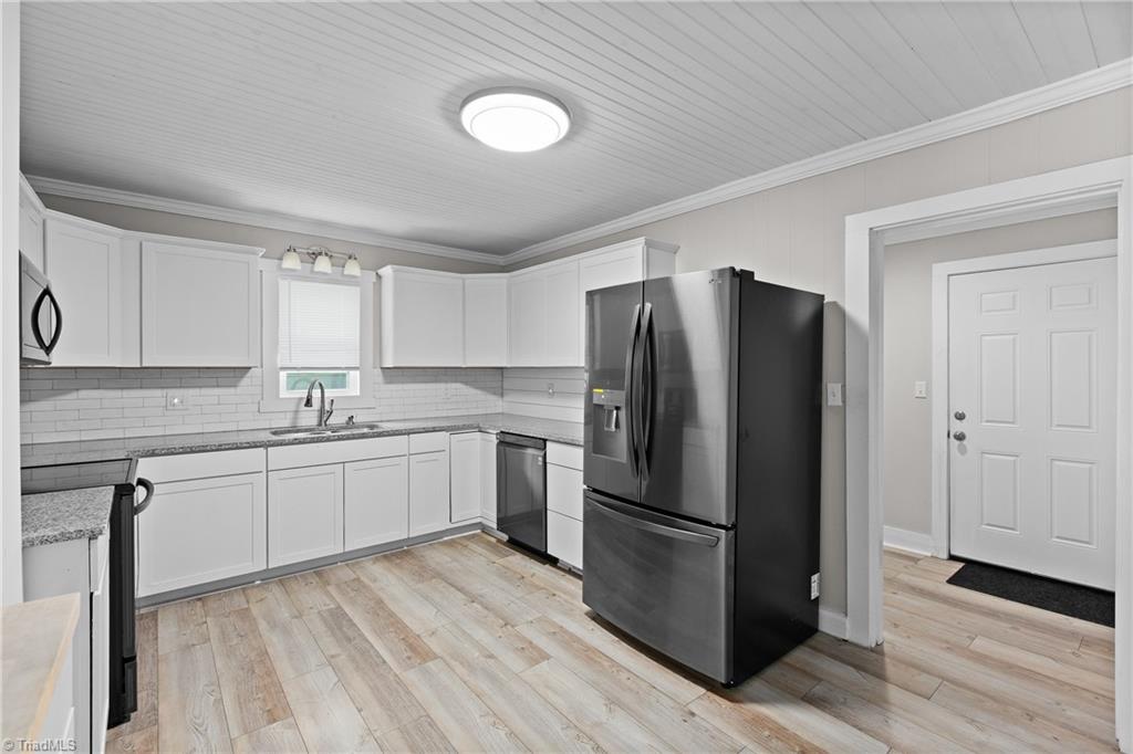 220 Broad Street Property Photo 9
