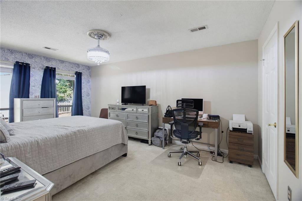 5325 Summerwood Drive Property Photo 17