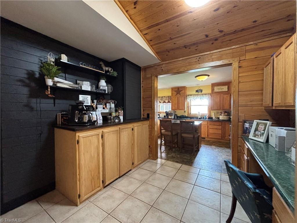 300 Tom Hunter Road Property Photo 16