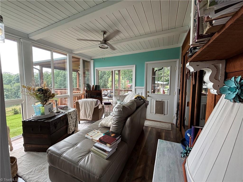 300 Tom Hunter Road Property Photo 18