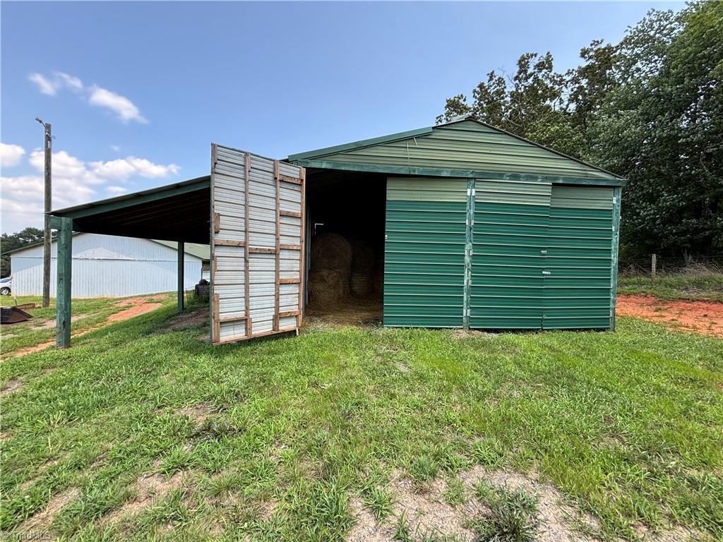 300 Tom Hunter Road Property Photo 44
