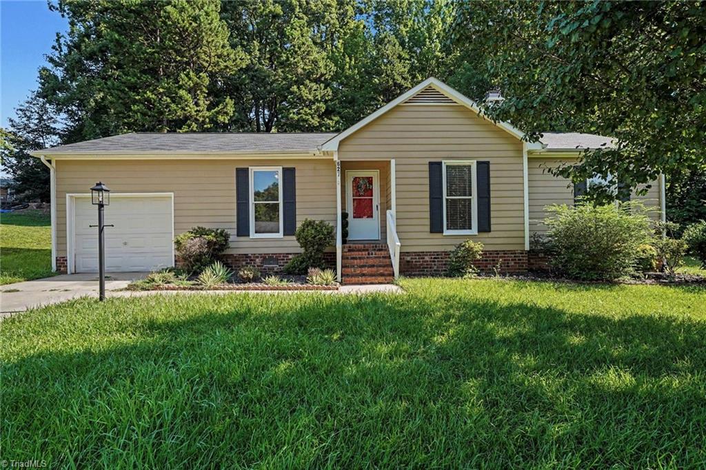 627 Woodland Circle Property Photo 1